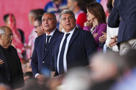 . GIRONA, 04/05/2024.- El presidente del FC Barcelona, Joan Laporta, asiste al partido de la jornada 34 de Liga en Primera División entre el Girona FC - Barcelona FC, en el estadio municipal de Montilivi. EFE/Siu Wu