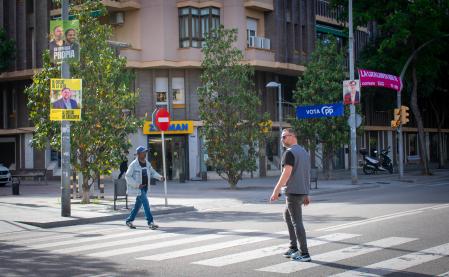 Foto PAULA SAMA. 03/05/2024. Combo de carteles electorales en Barbera del Valles (Barcelona) para las elecciones autonomicas catalanas del 2024.