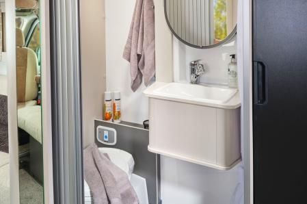 Alora, la acogedora y práctica autocaravana para cuatro personas.