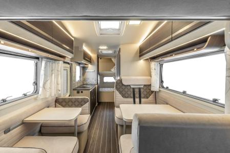 Interior de la Rimor Seal 9