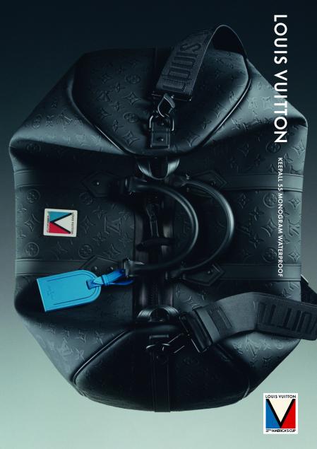 El bolso Keepall 50 con las banderas Damier impresas