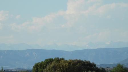 Rastro de aviones camino al Pirineo.