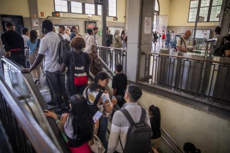 La mayor parte de los viajeros aún hace gala de mucha paciencia