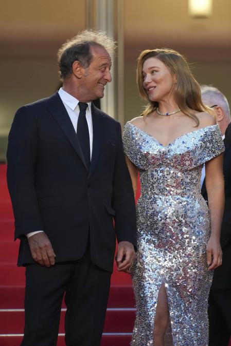 Lea Seydoux, junto a Vincent Lindon, en la alfombra roja inaugural del Festival de Cine de Cannes