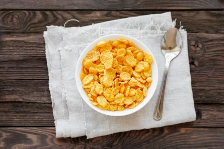 Los corn flakes suelen contener menos azúcar que los demás cereales