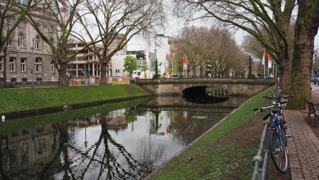 Canales de Düsseldorf .