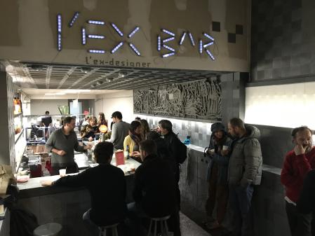 El  Ex-Designer Project Bar en pleno funcionamiento