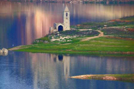 Pantano de Sau tras las últimas lluvias en Catalunya.