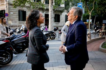 La embajadora de EE.UU., Julissa Reynoso, y el presidente-editor de 'Guyana Guardian', Javier Godó