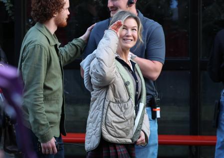 Zellweger, saludando a sus fans.