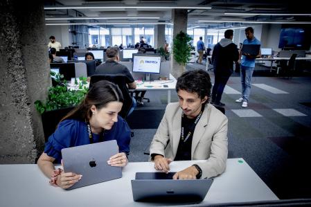 Mi pareja trabaja demasiado