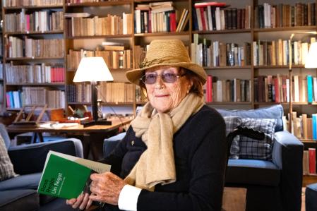 La escritora Rosa Regàs durante la presentación de su libro ‘Un legado’, a 28 de mayo de 2024, en Llofriu, Girona, Catalunya (España). El libro explica los episodios de su paso por el sector editorial y cultural, redactado a partir de varias conversaciones con la periodista Lídia Penelo. )