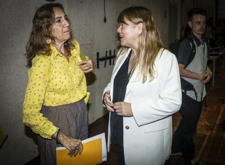 29 - 05 - 2024 / Presentació de la temporada 24-25 del TNC / foto de família de tots els artistes

 /  Foto: Llibert Teixido