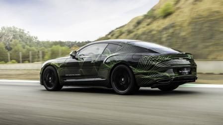 Bentley ha mostrado el nuevo Continental GT en primicia en el Circuit Parcmotor de Castellolí (Barcelona) a un reducido grupo de medios internacionales