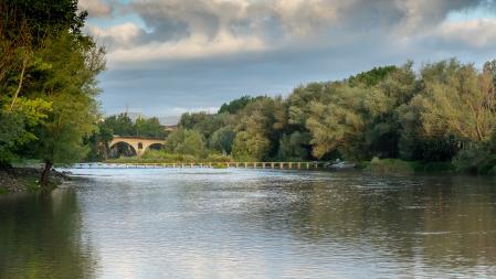 El Ter crecido a su paso por Manlleu.
