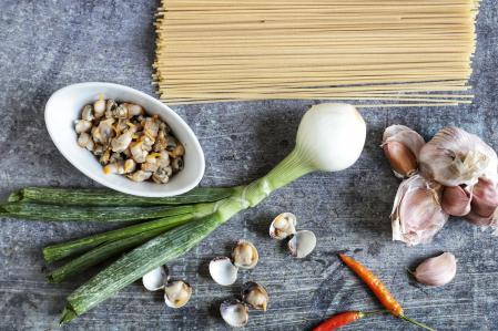 Ingredientes para preparar espaguetis con berberchos