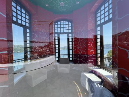 La torre del Centro de Arte Contemporáneo, en el estrecho de Bósforo que separa la parte europea de la parte asiática de Turquía.