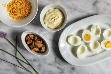 Ingredientes para los huevos rellenos