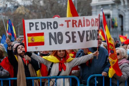 Manifestacion contra Amnistia y contra el Gobierno de España Pedro Sanchez