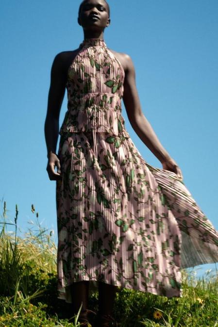 Conjunto de top y falda de Zara.