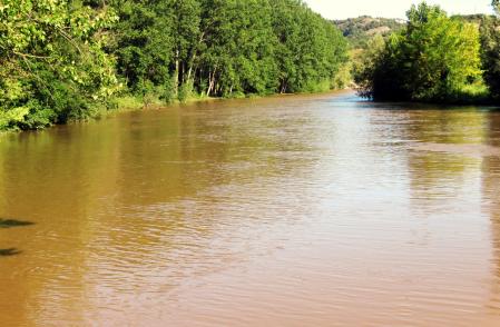 Abundante agua en Torelló.