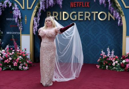 Nicola Coughlan en el estreno londinense de la segunda parte de la tercera temporada de 'Los Bridgerton'