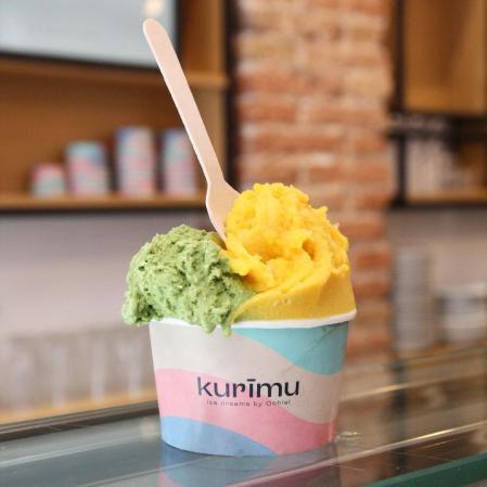 El helado de mango, fruta de la pasión y yuzu junto al clásico de té matcha de Kurimu