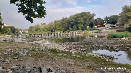 El Ter en junio de 2023, muy seco.