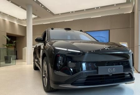 NIO se está posicionando en el mercado con modelos como el EL6, un SUV de tamaño medio 