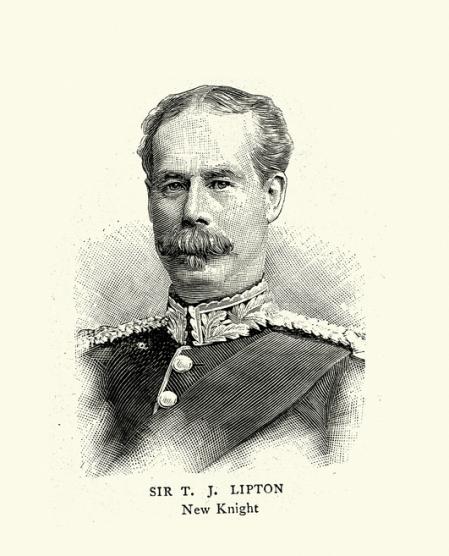 Sir Thomas J. Lipton, fundador de la empresa Lipton Tea, desafió sin éxito la Copa América cinco veces seguidas