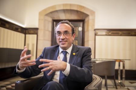 Josep Rull, en el despacho de audiencias del Parlament, durante la entrevista