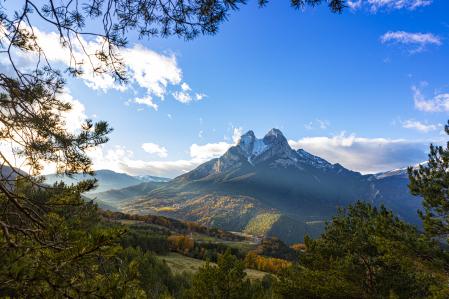 Las excursiones cerca de Gòsol ofrecen unas vistas únicas del Pedraforca