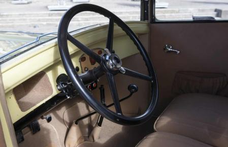 Detalle de la parte delantera del habitáculo del Fiat Hispano 514&nbsp;