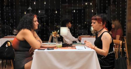 Jessica y Ara en 'First Dates'