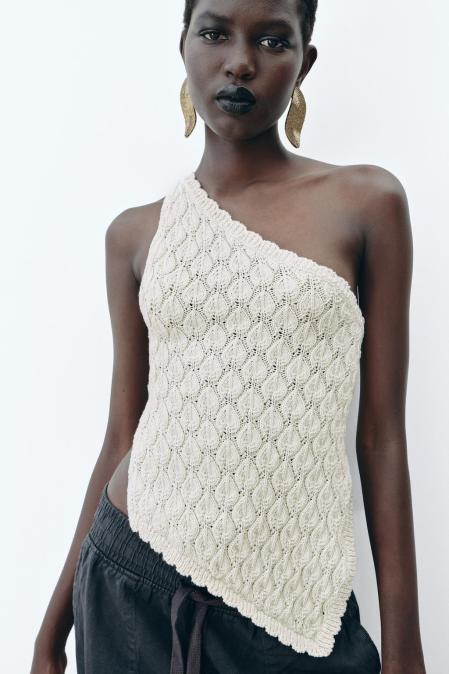 Top asimétrico de Zara