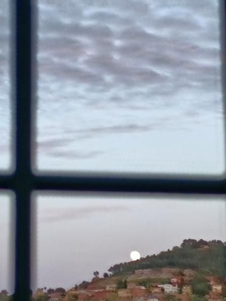 Luna de Fresa en Corbera de Llobregat.