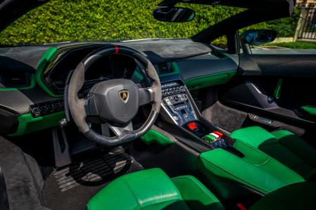 El Lamborghini que se ha convertido en el coche más caro del mundo vendido on-line.