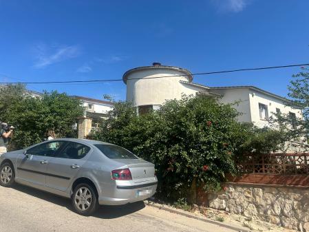 Imagen del exterior de la vivienda donde se ocultaba Carlos Navarro, 'el Yoyas'