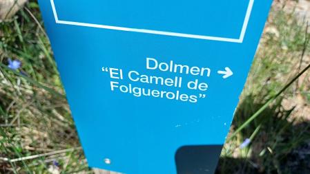 Señalización del Dolmen del Camell.