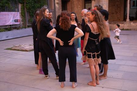 Butò en el claustro de Sant Agustí.