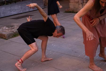 Butò en el claustro de Sant Agustí.