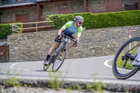 Las largas bajadas de los Pirineos, incluso en pleno verano, pueden dar sensación de frío.