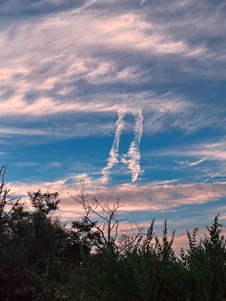 Cielo indescifrable en la carretera de la Rabassada.