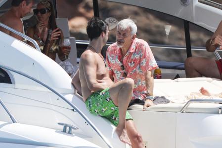 Carlos Sobera lo pasa en grande en un yate en Ibiza