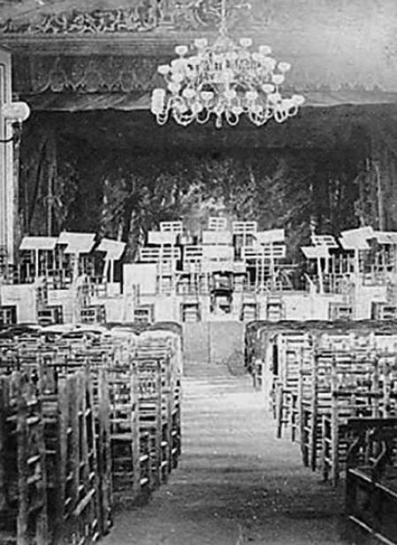 Interior del teatro de los Jardines del Prado Catalán.