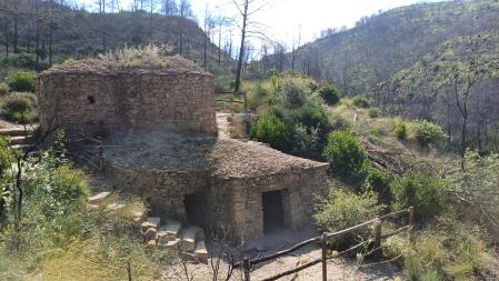 Barraca de Vilomara dos años después del incendio