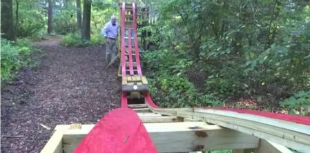 Imágenes de la construcción de la montaña rusa