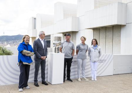Patricia Urquiola, Marc Puig, Grant Dalton, Abby Ehler (coordinadora de la prueba) y Silvia Mas