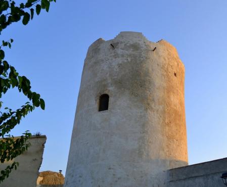 La torre de Moja, de origen medieval.