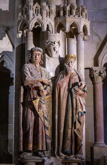 Estatuas de Uta y su esposo Ecardo II en el coro oeste de la catedral de Naumburgo, Alemania.